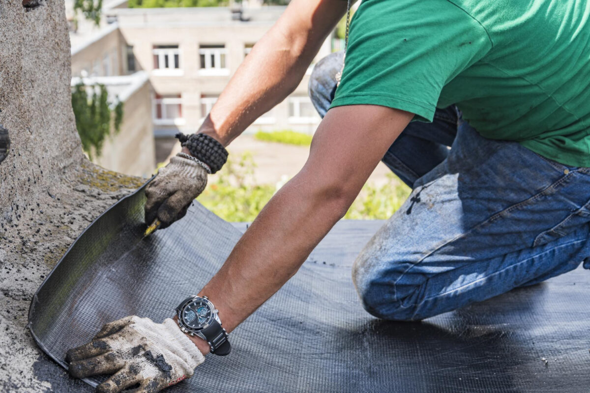 Rénovation de l'étanchéité d'un toit terrasse sans démolir : mythe ou réalité ?