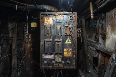 Précautions à prendre lors du remplacement d’un tableau électrique dans un ancien bâtiment