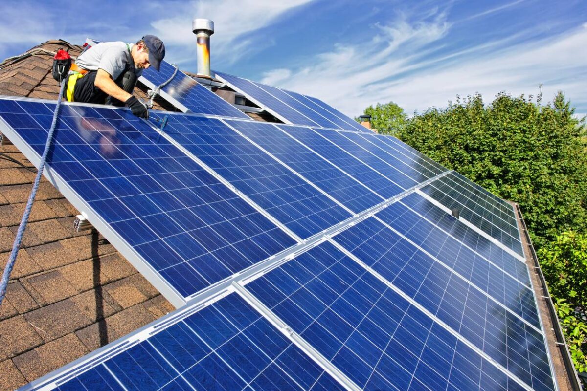Installation photovoltaïque pose de panneaux solaires