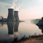 Canicule : EDF bride deux réacteurs — quand le droit du fleuve commande le réseau