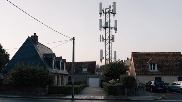 Antennes-relais : comment la jurisprudence a tranché ce que la science laisse en suspens