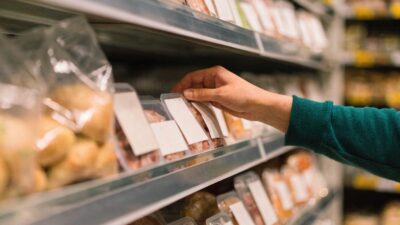Le droit de savoir ce qu'on mange : les nouveaux OGM bientôt invisibles dans l'assiette