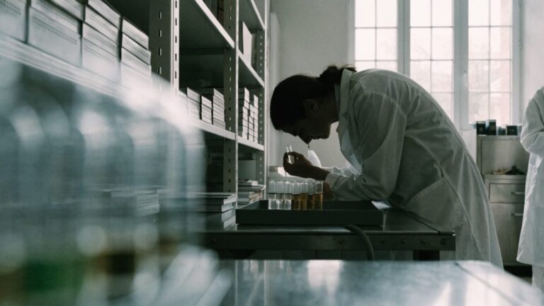 Trois ans après le plan endométriose, la recherche cherche encore ses moyens