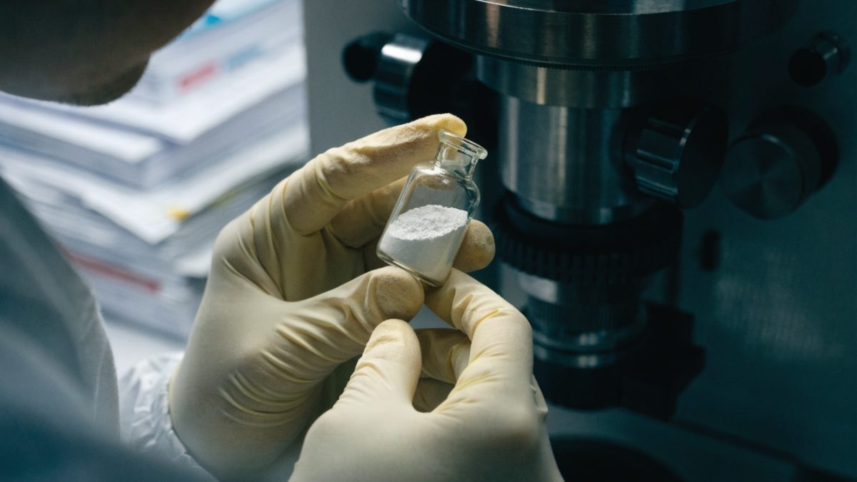 Nanomatériaux : comment l'Europe réglemente l'invisible